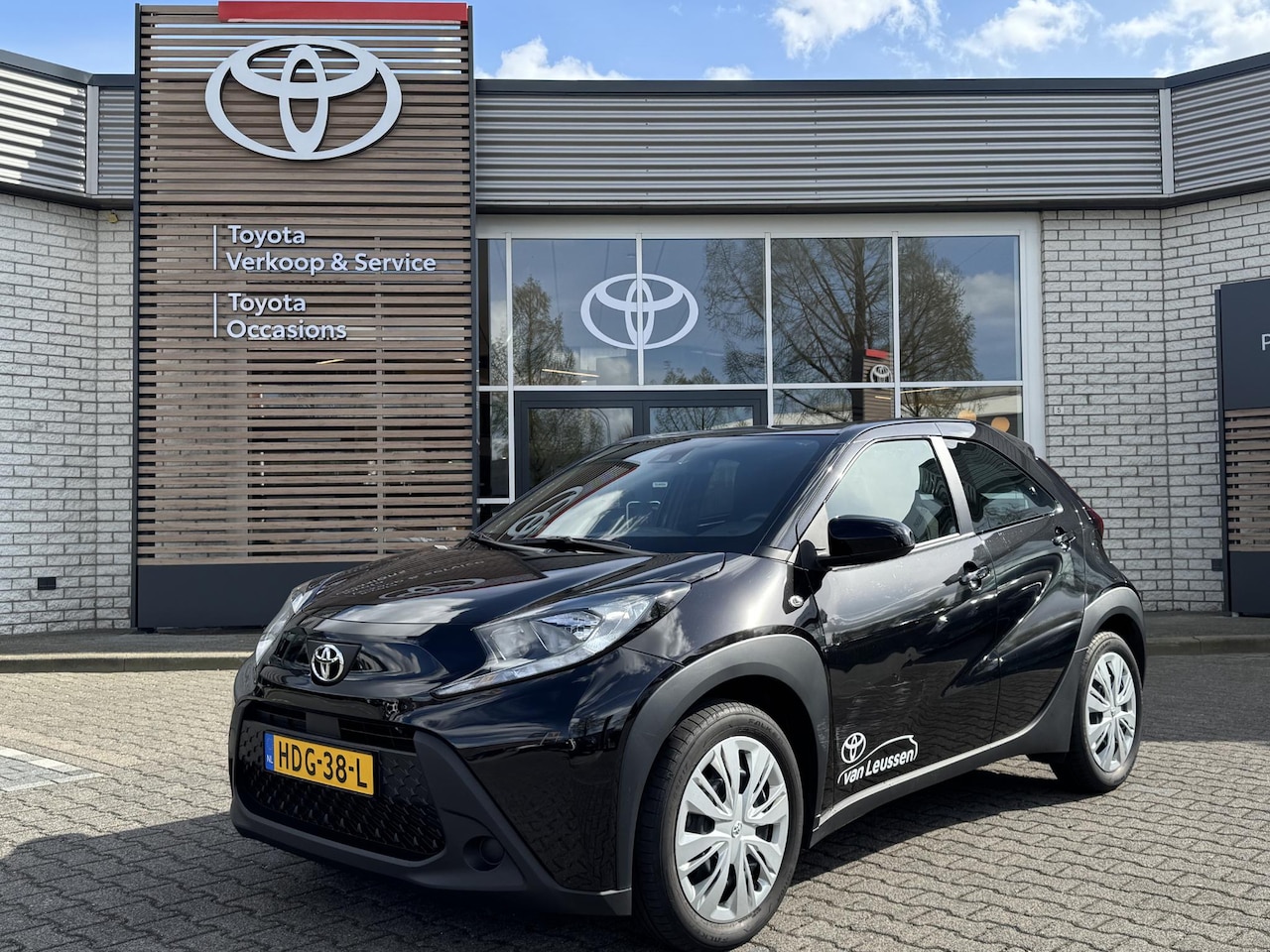 Toyota Aygo X - PLAY APPLE/ANDROID AIRCO AD-CRUISE CAMERA DAB+ NL-AUTO - AutoWereld.nl