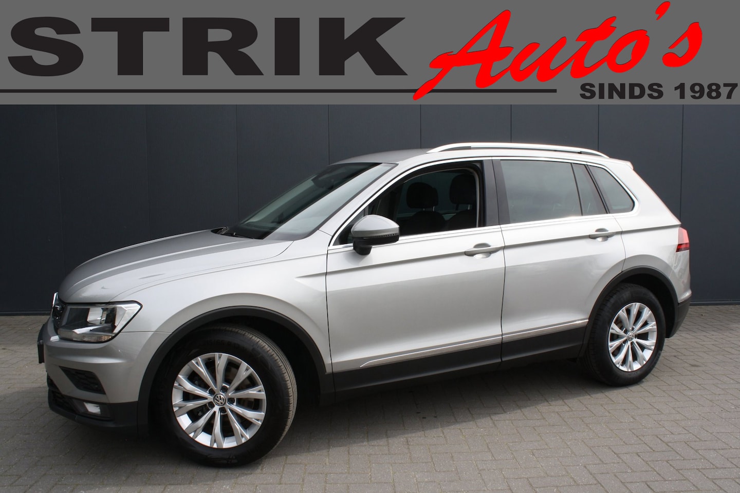 Volkswagen Tiguan - 1.5 TSI ACT Comfortline Business - RIJKLAAR - NAVIGATIE - PDC - TREKHAAK - 2e EIGENAAR - AutoWereld.nl