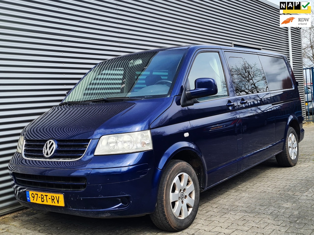 Volkswagen Transporter - 2.5 TDI 340 HIGHLINE DC AUT 06-2005 Blauw Metallic (MARGE!!) L2 2x schuifdeuren!! - AutoWereld.nl