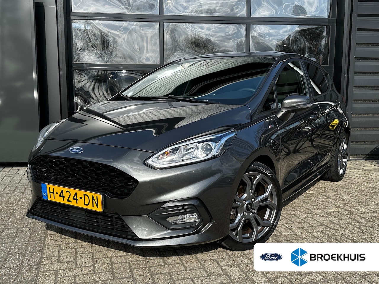 Ford Fiesta - 1.0 95PK ST-Line | STUUR, STOEL EN VOORRUITVERWARMING| NAVIGATIE + APPLE CARPLAY/ANDROID A - AutoWereld.nl