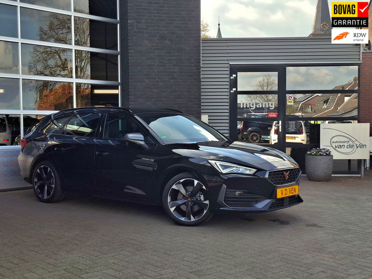 CUPRA Leon Sportstourer - 1.4 e-Hybrid | 204PK | Zwenkbare trekhaak | Prijs inclusief afleverbeurt + 12 maanden Bova - AutoWereld.nl