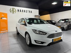 Ford Focus - 1.0 Titanium Edition Navi 1e Eig schuifdak Lm Velg NL Auto NAP