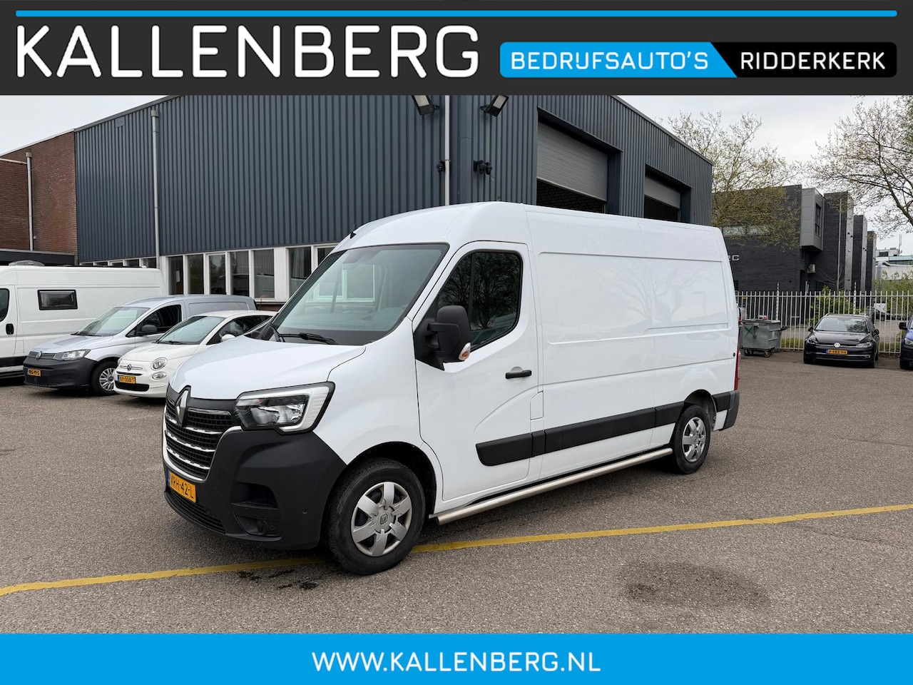 Renault Master - T35 2.3 dCi 150PK L2H2 Energy Work Edition / Camera / Trekhaak / 3 zits / Navi met app con - AutoWereld.nl