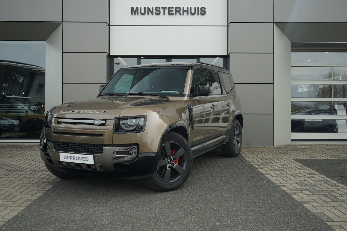 Land Rover Defender Hard Top - 3.0 D200 110 MHEV X-Dynamic SE | Occasion Lease vanaf € 1.569,00 p/m | Elektrische trekhaa - AutoWereld.nl