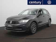 Volkswagen Tiguan - Life Automaat - Camera - LED - Navigatie - Stoelverwarming - Park Assist -ACC