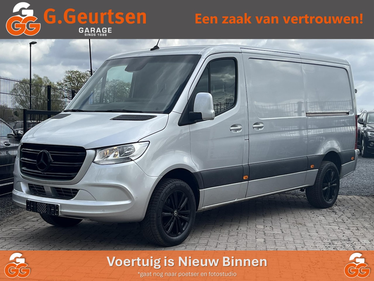 Mercedes-Benz Sprinter - 317CDI 170PK Automaat L2H1 2 Schuifdeuren, Cruise Control, Trekhaak, DAB, Stoelverwarming - AutoWereld.nl