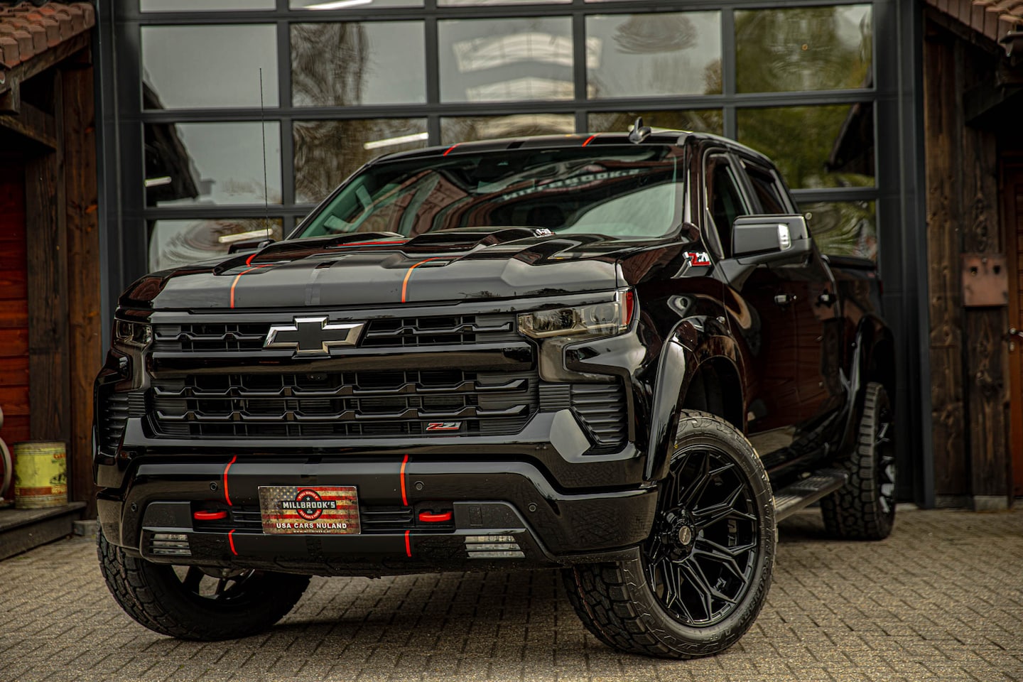 Chevrolet Silverado - Z71 Trailboss widebody LPG, Bedcover in kleur, 360 graden camera - AutoWereld.nl