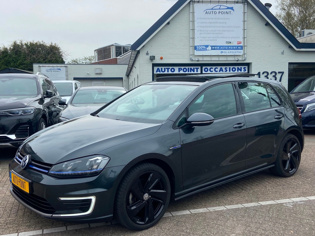Volkswagen Golf - 1.4 TSI GTE DSG/PANO/NAVI/LED/SPORTSEATS - AutoWereld.nl