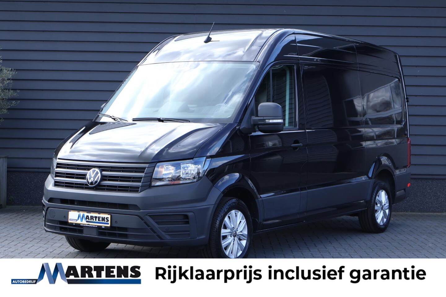 Volkswagen Crafter - 35 2.0 TDI 140pk L3H3 Comfortline Camera Carplay Stoelverwarming Parkeersensoren Virtual C - AutoWereld.nl