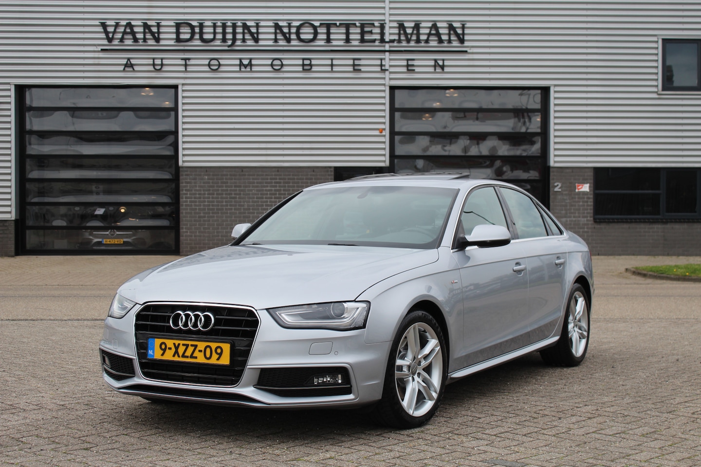 Audi A4 Limousine - 2.0 TFSI Sport Edition / S-Line / Schuifdak / Xenon / N.A.P. - AutoWereld.nl
