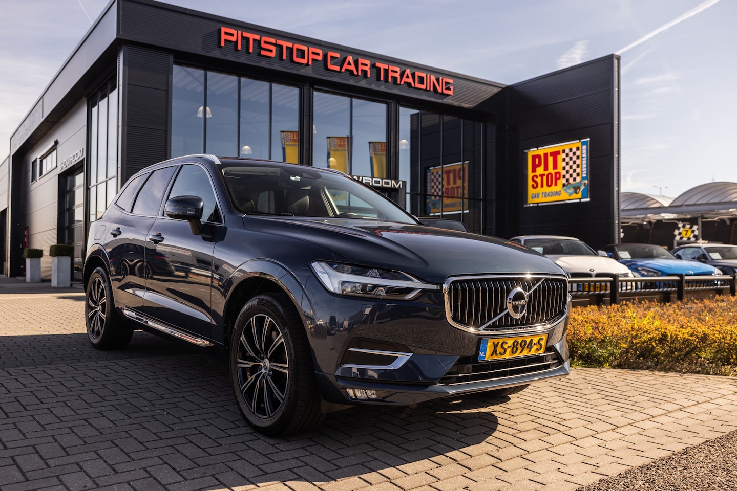 Volvo XC60 - 2.0 T5 Inscription 2.0 T5 Inscription, 250 PK, H&K Audio, Pano, Trekhaak, Full! - AutoWereld.nl