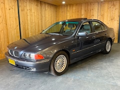 BMW 5-serie - 528i Executive Automaat 6-Cilinder Schuifdak Carplay