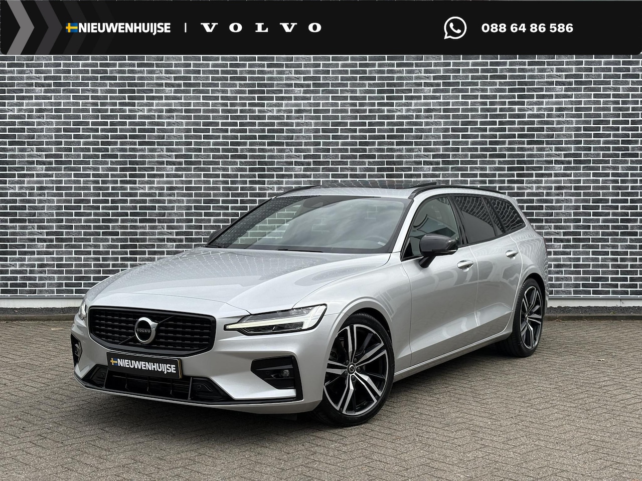 Volvo V60 - 2.0 T4 R-Design | Panoramadak | Trekhaak | Parkeerverwarming | Lichtmetalen Velgen 19 inch - AutoWereld.nl