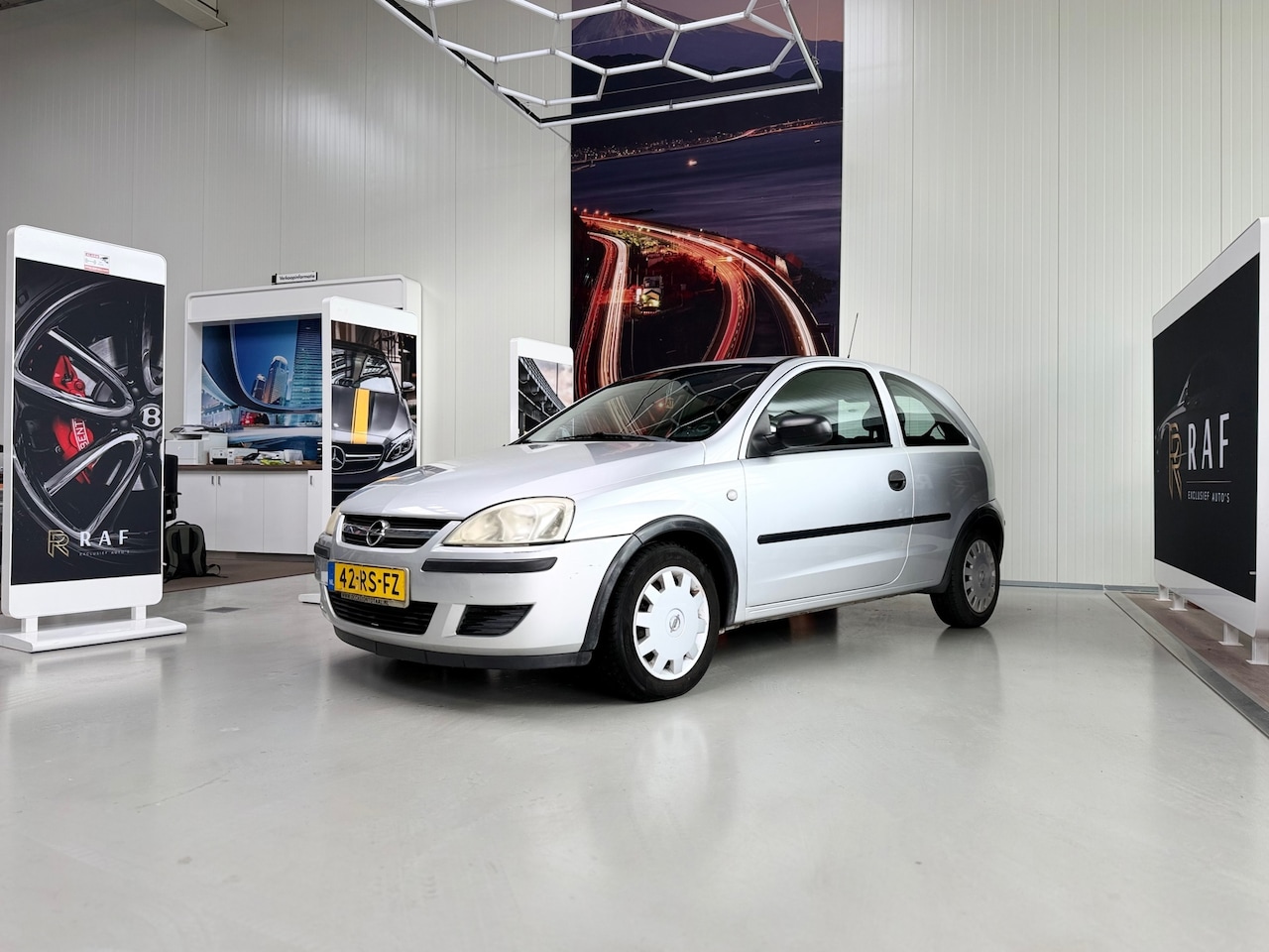 Opel Corsa - 1.2-16V Rhythm 1.2-16V Rhythm,Automaat - AutoWereld.nl