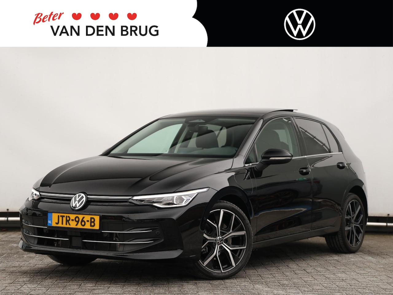 Volkswagen Golf - 1.5 eHybrid Style Edition 204 PK DSG | NL Auto | Panoramadak | Trekhaak | 18 inch velgen | - AutoWereld.nl