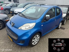 Peugeot 107 - 1.0-12V XR