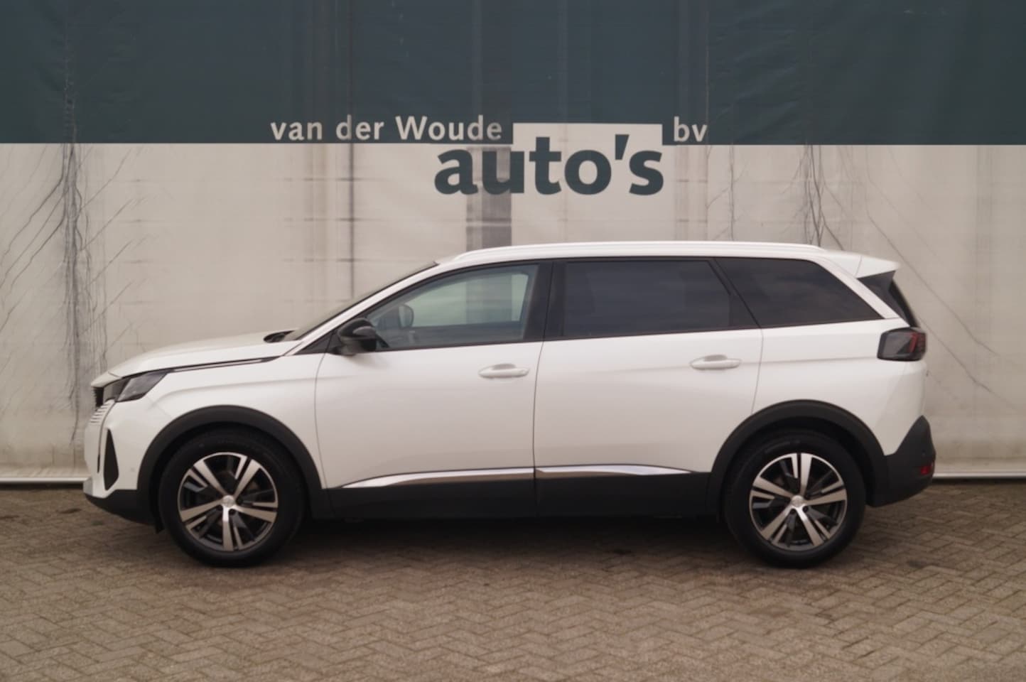 Peugeot 5008 - 1.2 PureTech Allure Pack Business 7-persoons -LEER-TREKHAAK- - AutoWereld.nl