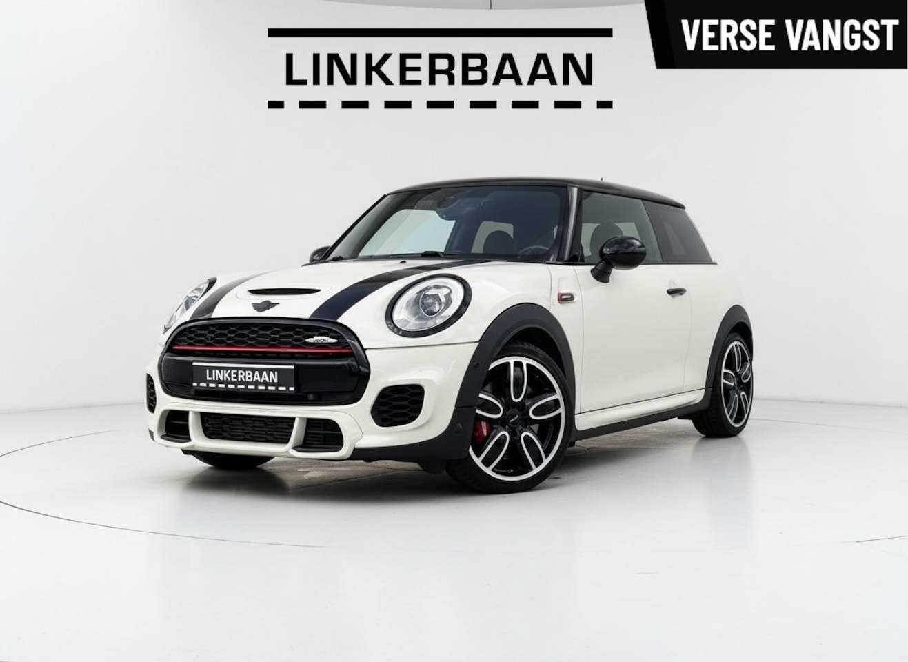 MINI John Cooper Works - 2.0 JCW 231pk | Chili | Panodak | Black Pack | ACC | Sportuitlaat | 18 inch | - AutoWereld.nl