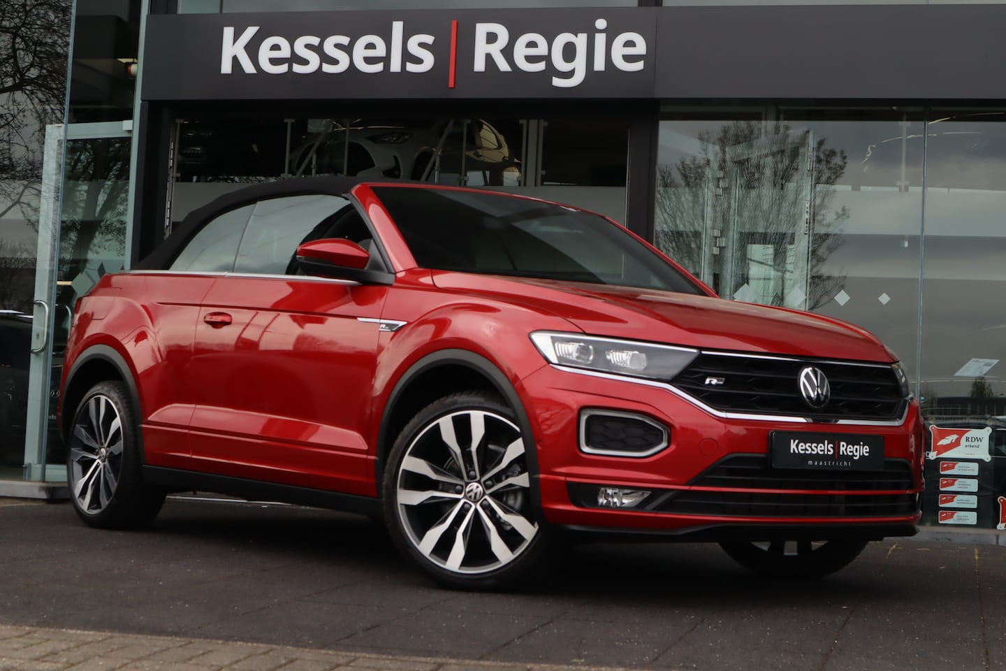 Volkswagen T-Roc Cabrio - 1.5 TSI R-Line ACC Trekhaak Camera Stoelverwarming Bliss DAB Navi - AutoWereld.nl