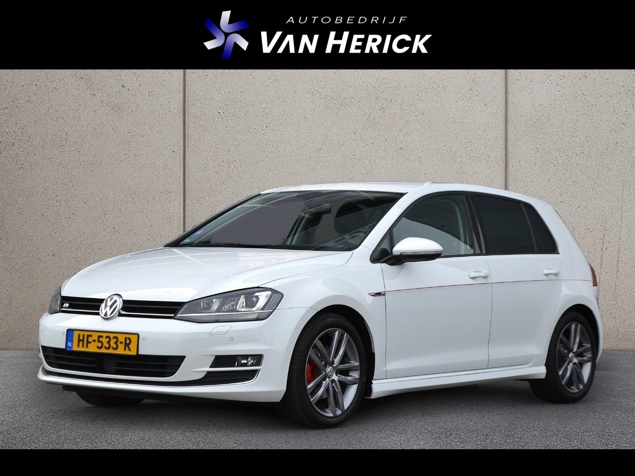 Volkswagen Golf - 1.4 TSI ACT R-Line 150Pk Automaat | Achteruitrijcamera | ACC | Trekhaak - AutoWereld.nl