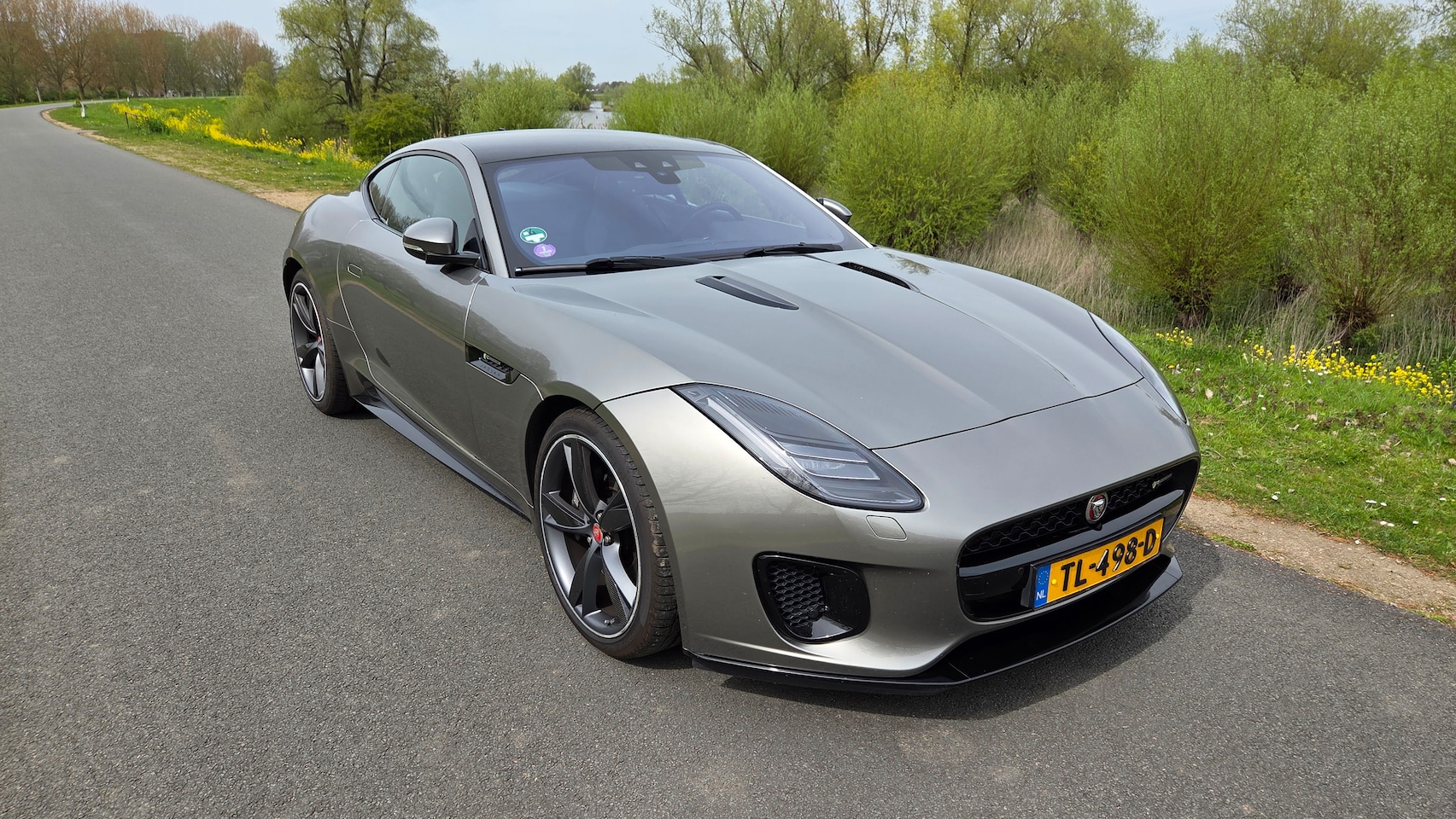 Jaguar F-type - 2.0T R-Dynamic Jaguar F-TYPE, 2.0T 300pk RWD R-Dynamic | NL Auto | Memory-Pack | Climate-Pack | Pano-dak - AutoWereld.nl