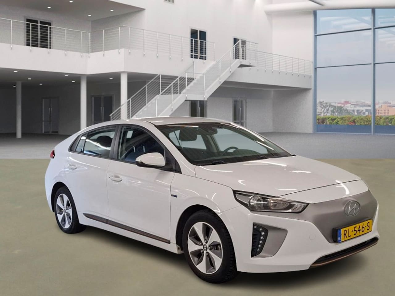 Hyundai IONIQ - Comfort EV SOH 90% Adapt.Cruise 1Eig Navi/Cam - AutoWereld.nl