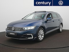 Volkswagen Passat - 1.4 TSI PHEV GTE Business DSG / Panoramadak / Wegklapbare trekhaak / Navi