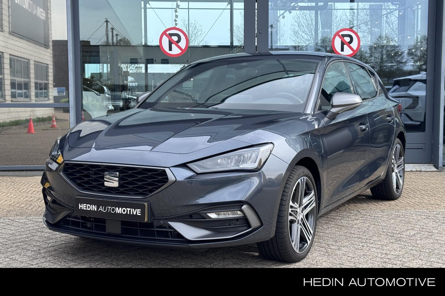 SEAT Leon - 1.5 TSI e-Hybrid FR PHEV First Edition | Camera | 18'' | Navi | Ad. Cruise control | PDC | - AutoWereld.nl