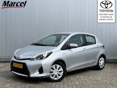 Toyota Yaris - 1.5 Full Hybrid Aspiration Clima Cruise 1e Eigenaar Dealer onderhouden