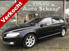 Volvo V70 - 1.6 T4 Nordic+ Automaat | Rijklaar incl garantie | Standkachel Trekhaak Meesturende xenon