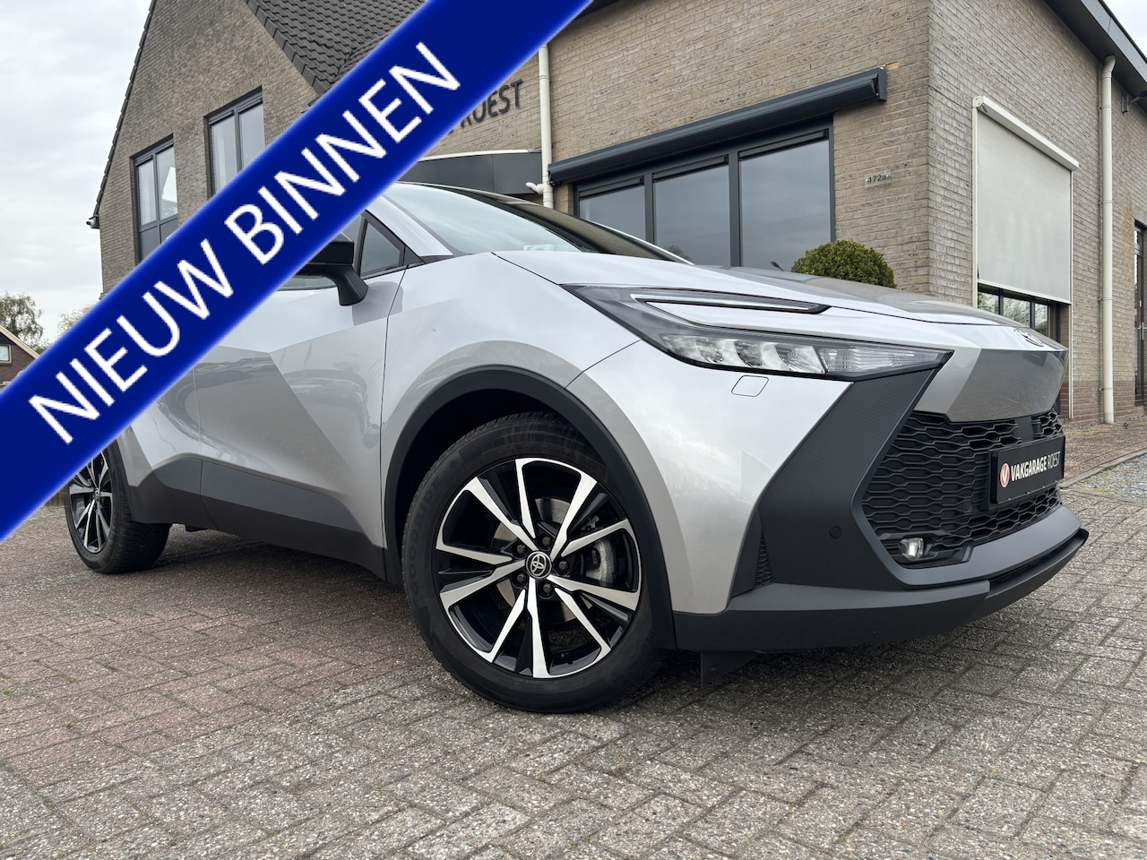 Toyota C-HR - 1.8 Hybrid 140 Business Plus Automaat Stoelverwarming / All-Seasons - AutoWereld.nl
