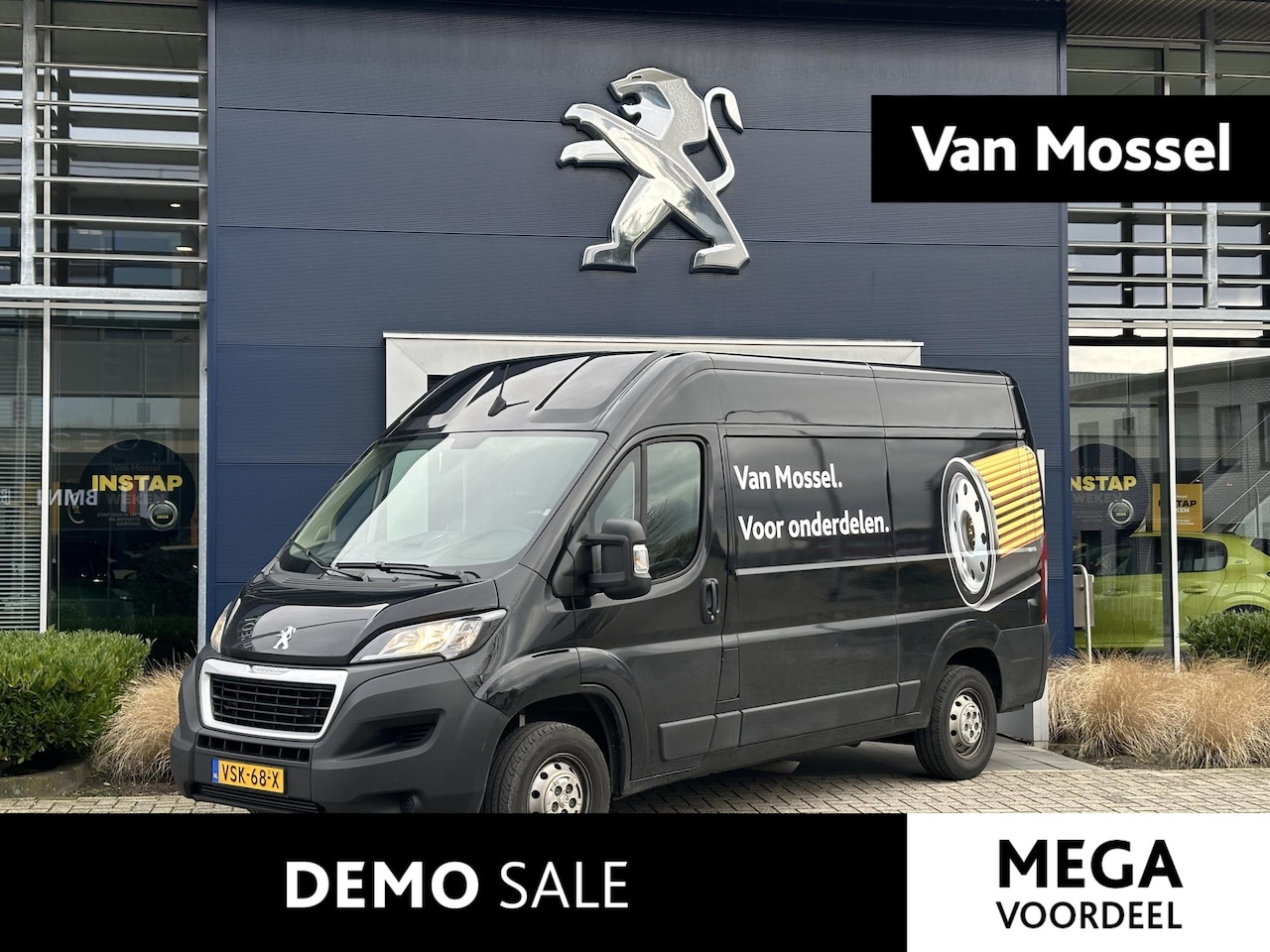 Peugeot Boxer - 330 2.2 BlueHDi 120 L2H2 Asphalt | Airco | Navigatie | Camera - AutoWereld.nl