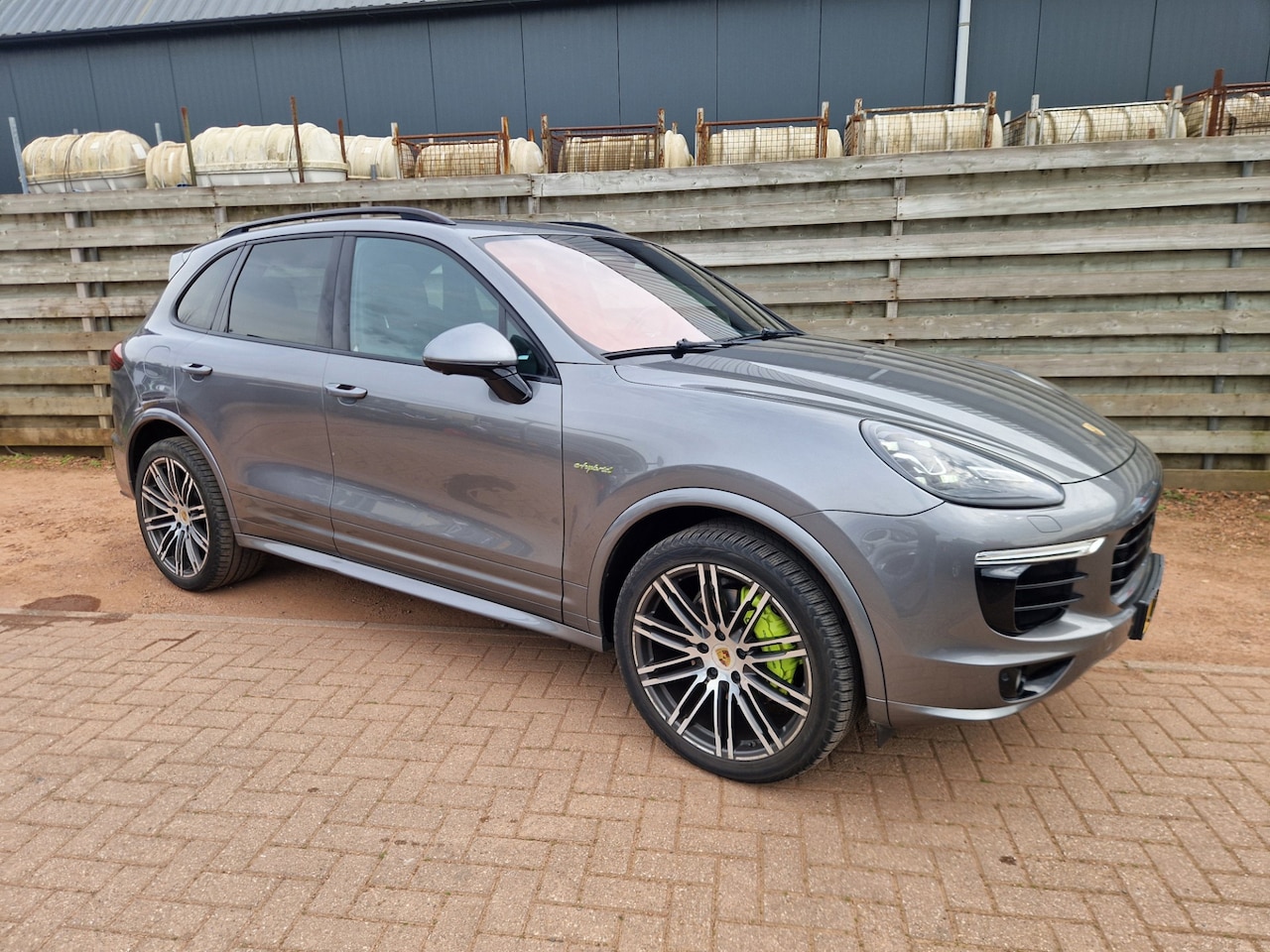 Porsche Cayenne - 3.0 S E-Hybrid Panoramadak, Sport chrono, Trekhaak, NL Auto. - AutoWereld.nl