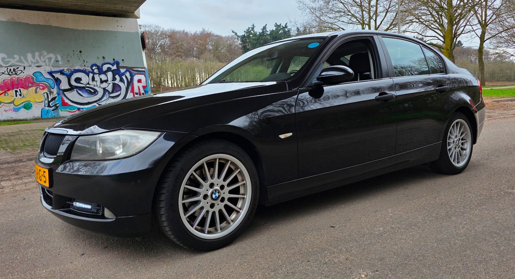 BMW 3-serie - 318i - Lekt olie - Rijdt perfect APK 05-11-2026 - AutoWereld.nl