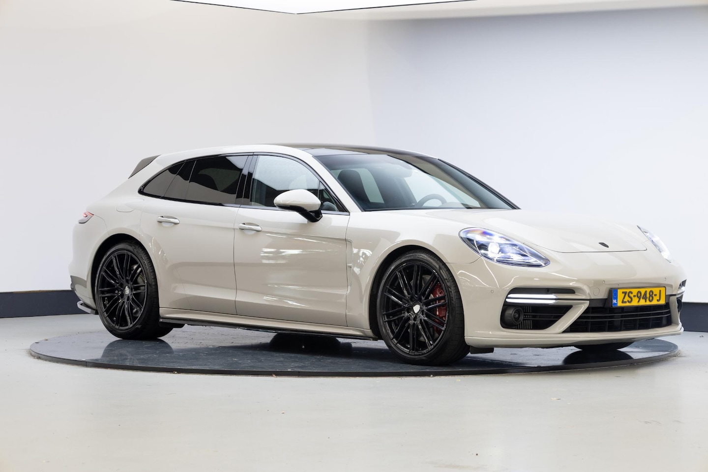 Porsche Panamera Sport Turismo - 4.0 Turbo | Panoramadak | Sport Design | - AutoWereld.nl