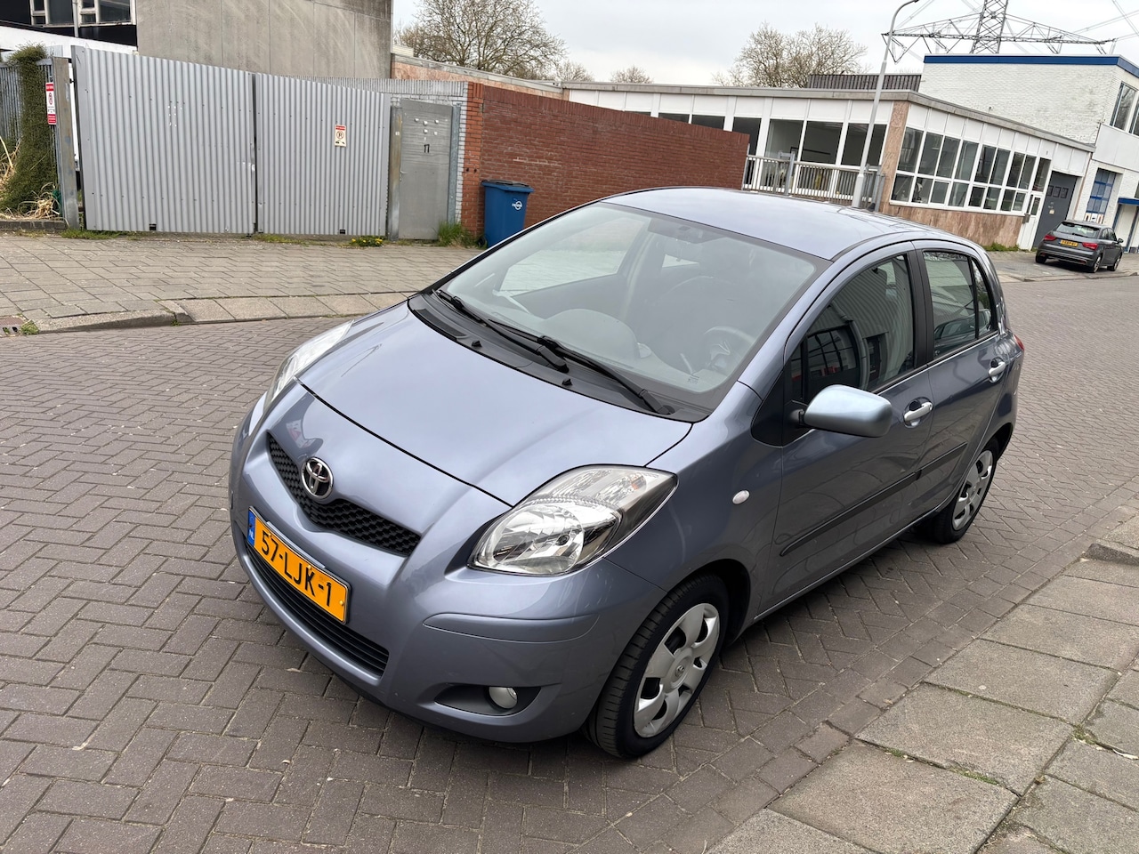 Toyota Yaris - 1.3 VVT-i Aspiration 1.3 VVTi Aspiration - AutoWereld.nl