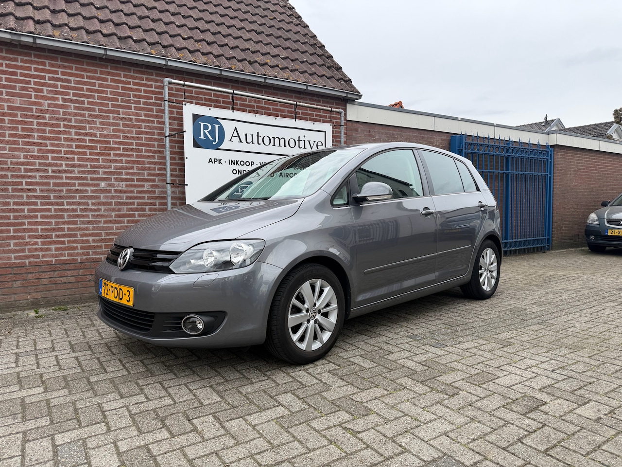 Volkswagen Golf Plus - 1.2 TSI TourII BlueM APK/NAP/TREKHAAK - AutoWereld.nl