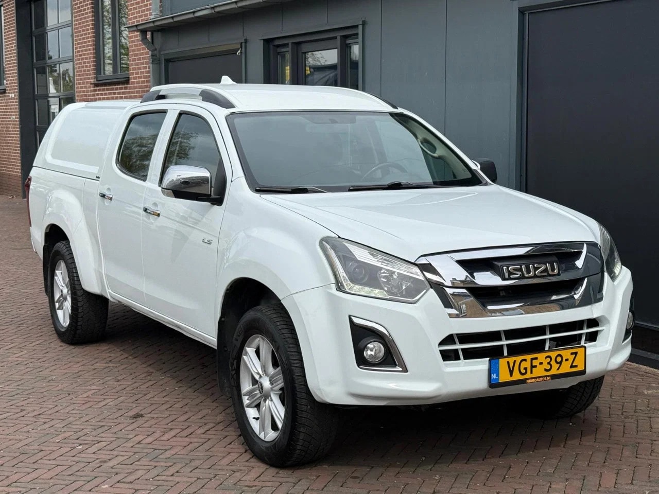 Isuzu D-Max - 1.9 AWD Extented LS Dubbel Cabine Automaat 163pk NAP - AutoWereld.nl