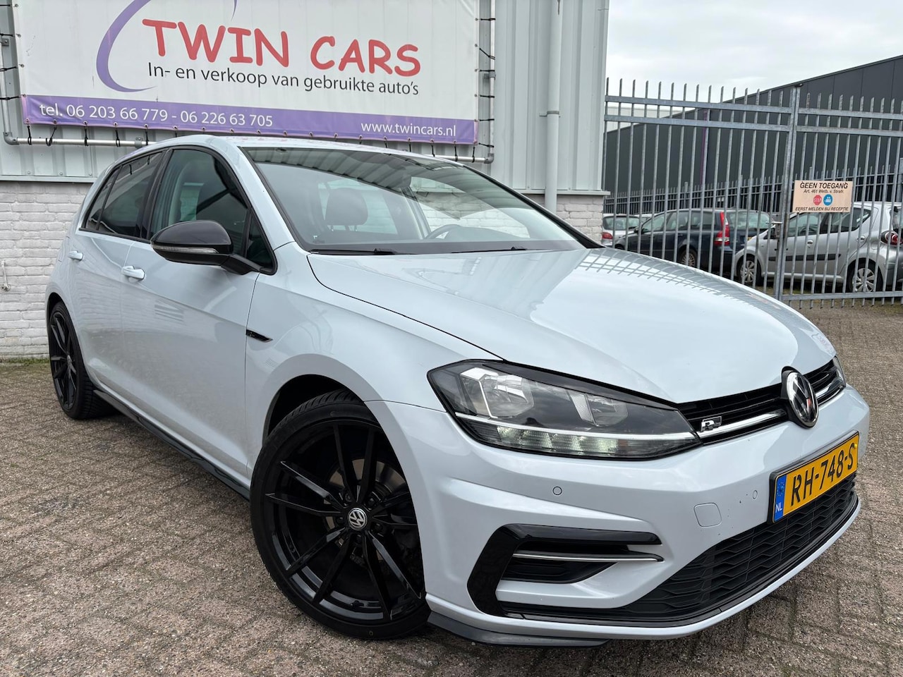 Volkswagen Golf - 1.0 TSI R-Line Virtueel Cockpit Navi Massage Acc. - AutoWereld.nl