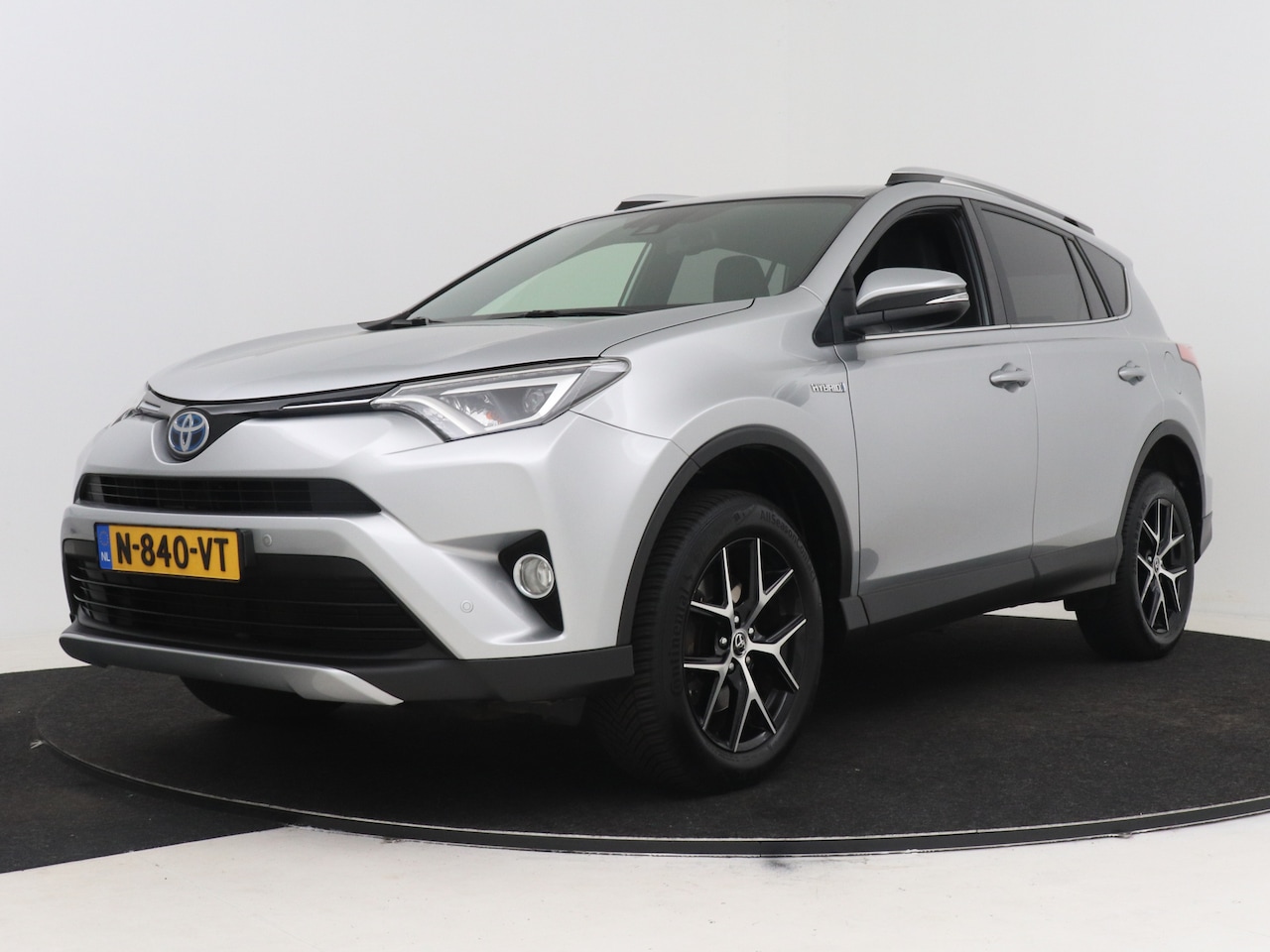 Toyota RAV4 - 2.5 Hybrid Style I Cruisecontrol I LM velg I Stoelverwarming - AutoWereld.nl