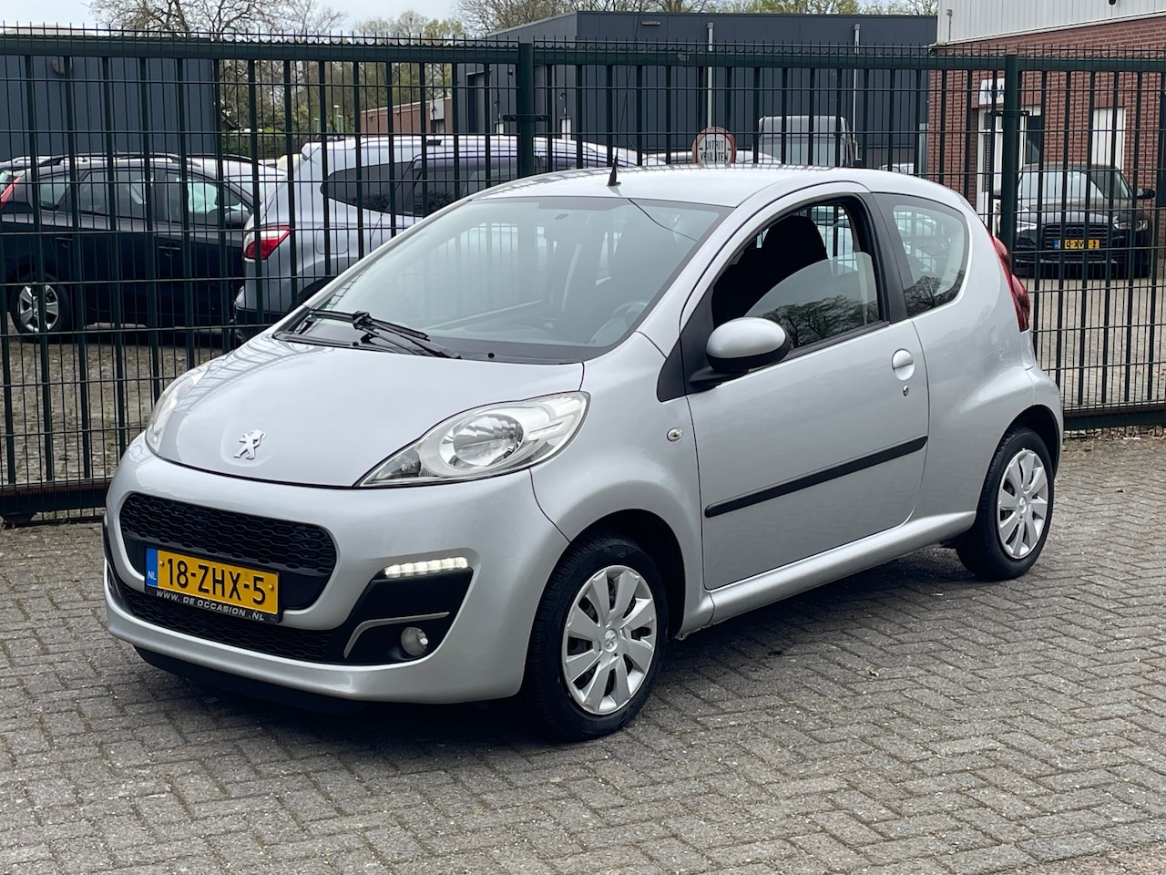 Peugeot 107 - 1.0 Active Airco, Led - AutoWereld.nl