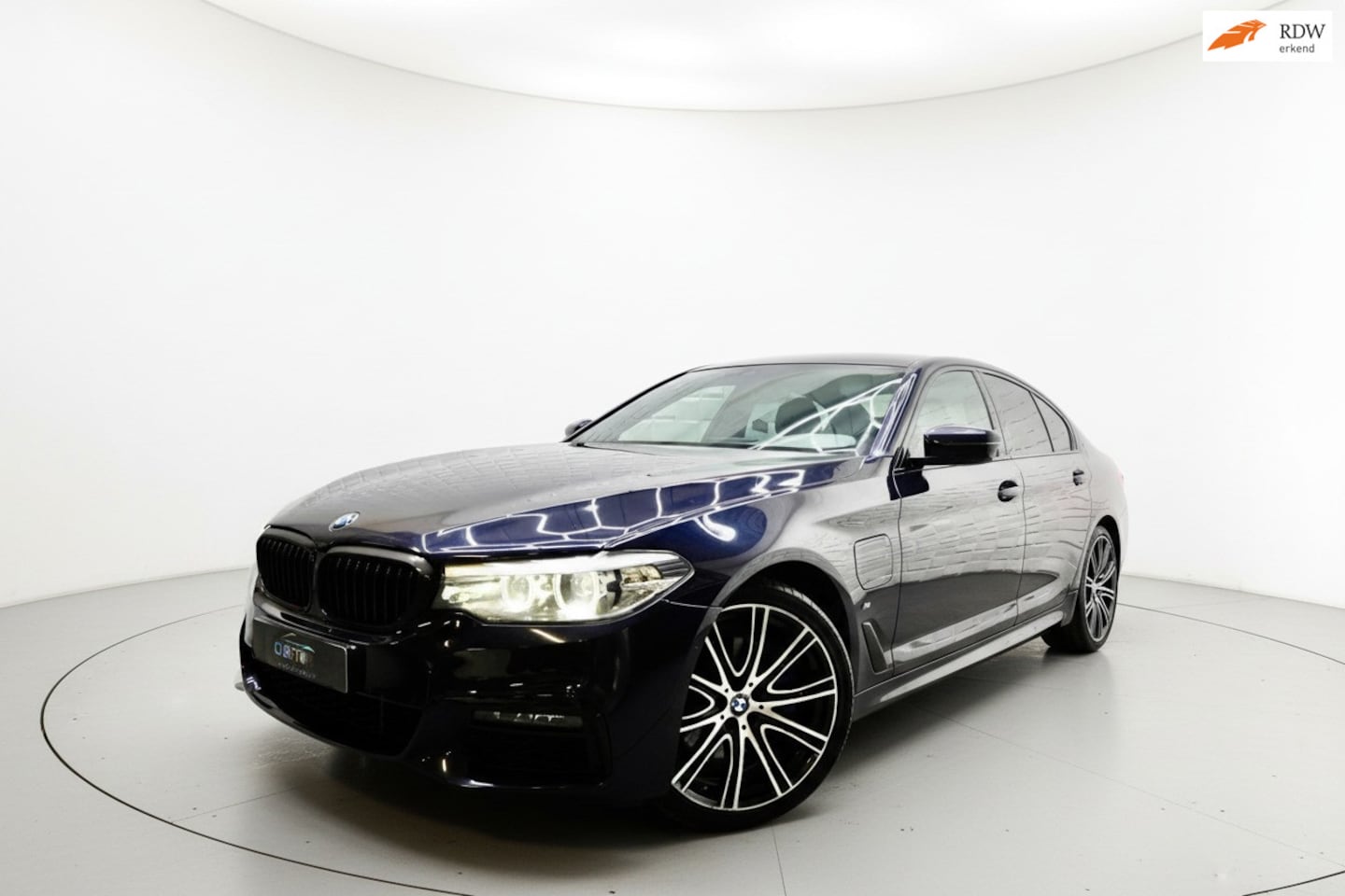 BMW 5-serie - 530e iPerformance M SPORT LIVE COCKPIT CAM - AutoWereld.nl