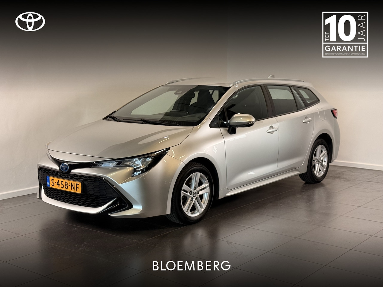 Toyota Corolla Touring Sports - 1.8 Hybrid Active | Premium lak Silver | Apple Carplay | - AutoWereld.nl