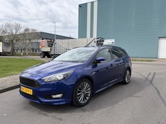 Ford Focus Wagon - 1.5 ST-Line 6-Bak 150 PK. Prachtige en dealer onderhouden auto