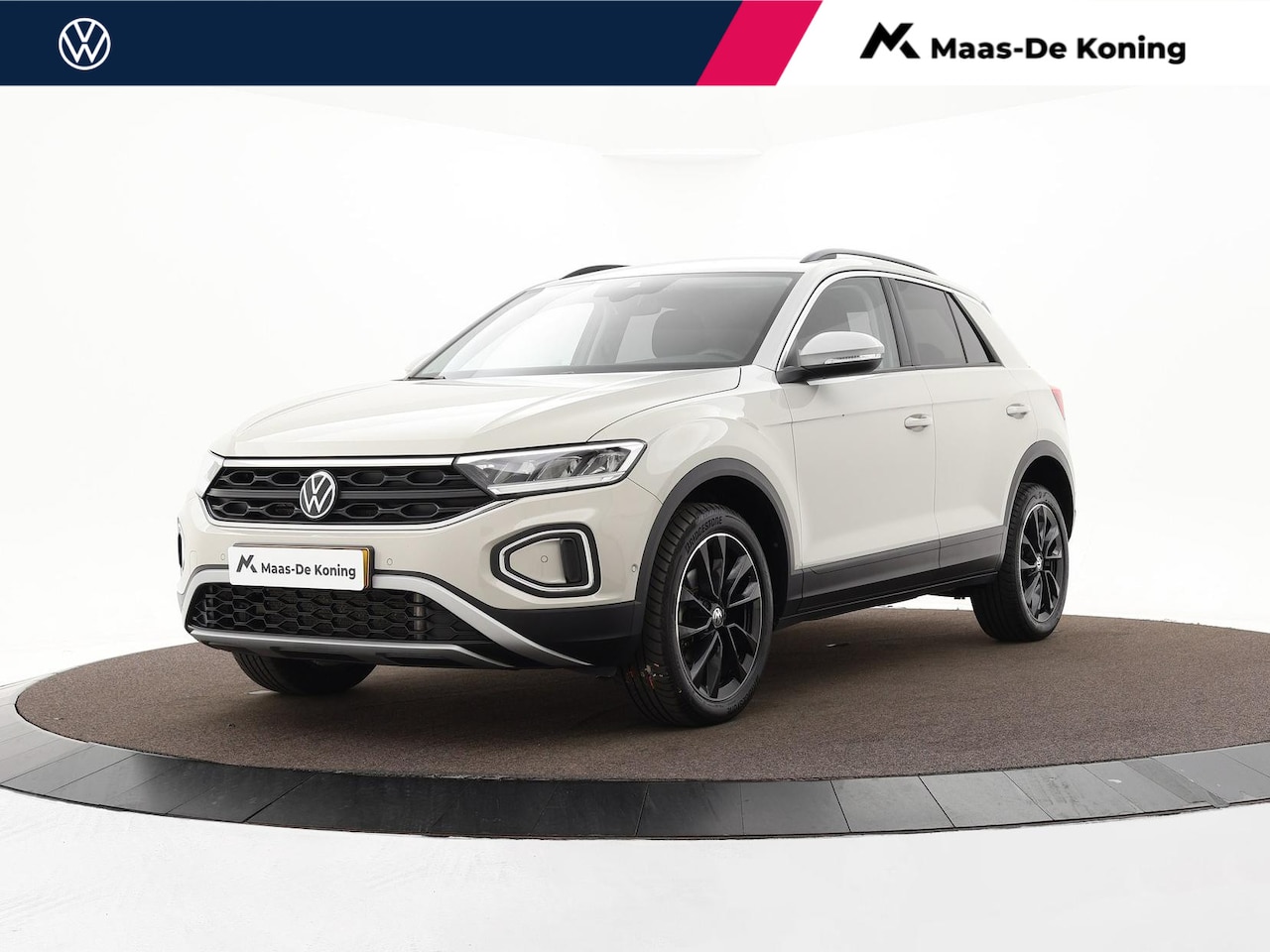 Volkswagen T-Roc - 1.5 TSI 150pk DSG Life · Trekhaak · Stoelverwarming · Apple/Android Car Play · Navigatie · - AutoWereld.nl