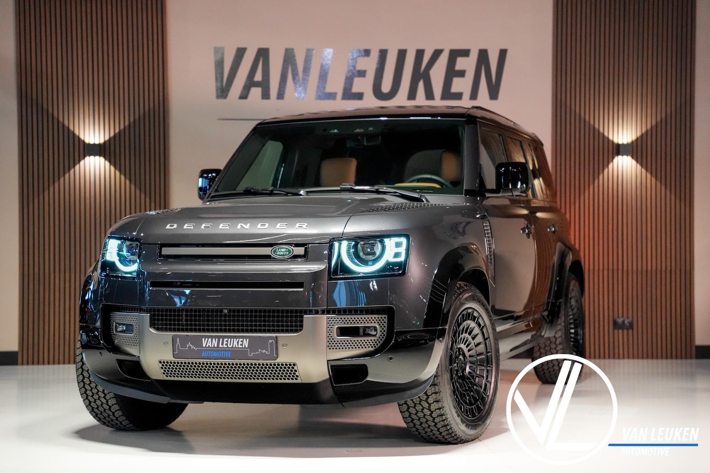 Land Rover Defender 110 - D300 X-Dynamic HSE 98.500 EX BTW - AutoWereld.nl