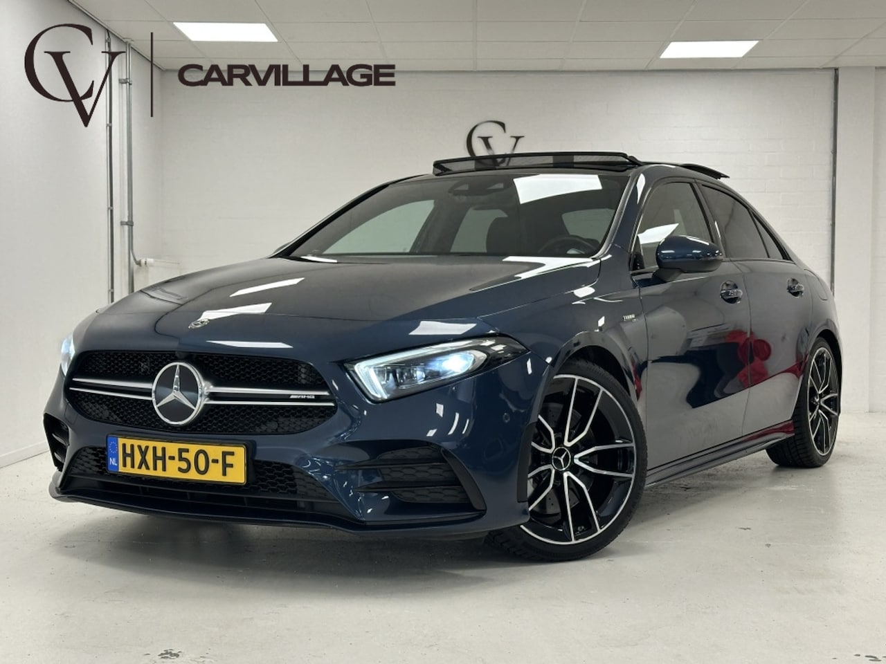Mercedes-Benz A-klasse - AMG 35 4MATIC | Burmester | Panoramadak | 19'' AMG dubbelspaaks | - AutoWereld.nl