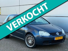 Volkswagen Golf - 1.6 FSI Turijn Navi | Cruise | Trekhaak | Velgen | elek. Ramen