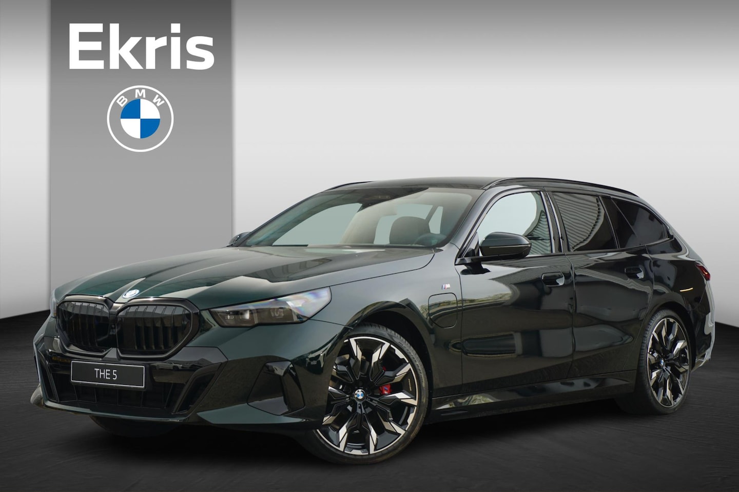 BMW 5-serie Touring - 530e | M Sportpakket Pro | Individual Lak | Trekhaak | Innovation Pack | Comfort Pack - AutoWereld.nl