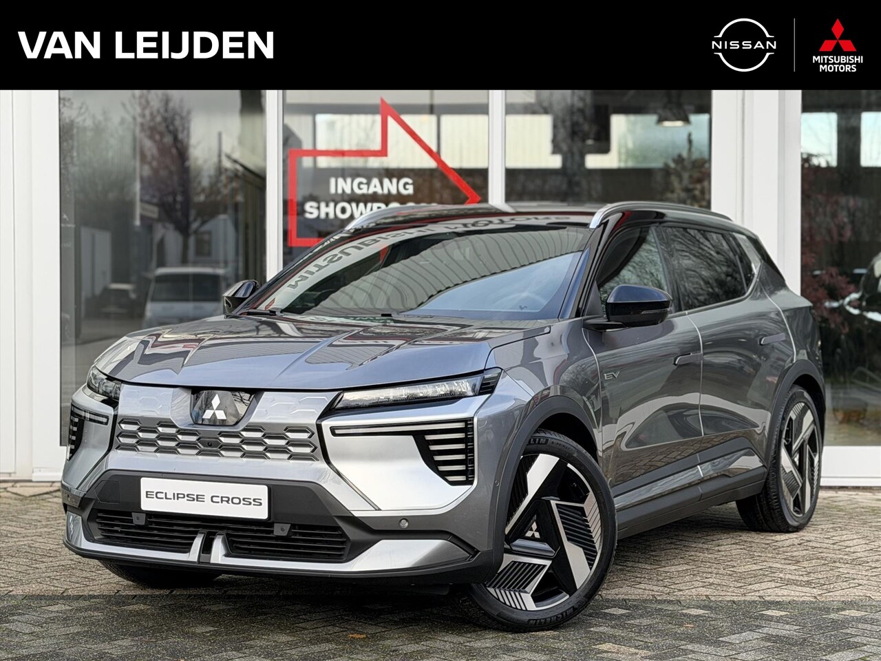 Mitsubishi Eclipse Cross - 87kWh 220pk Instyle | Panoramadak | Leder | 360-Camera | App Connect - AutoWereld.nl